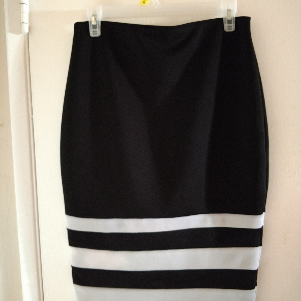 Apt 9 pencil skirt medium with black, white